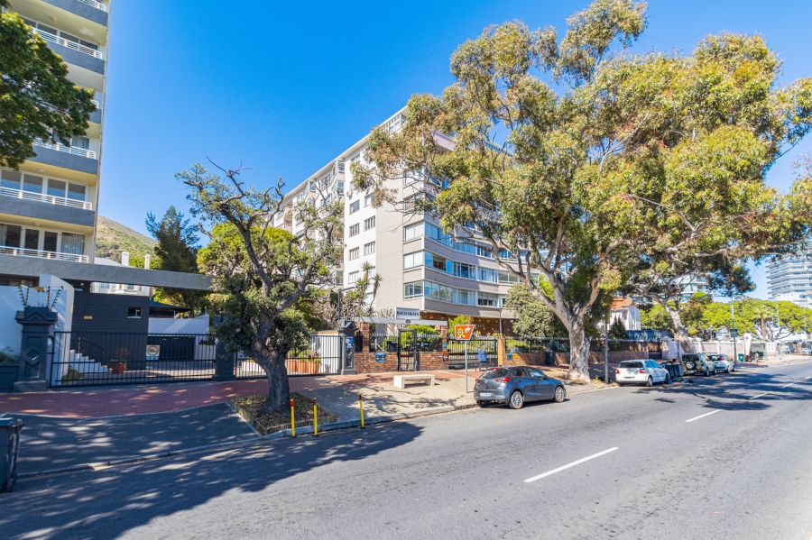 1 Bedroom Property for Sale in Green Point Western Cape